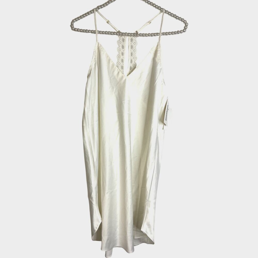 Flora Nikrooz NWT Medium White T Back Lace‎ Silky Slip Dress